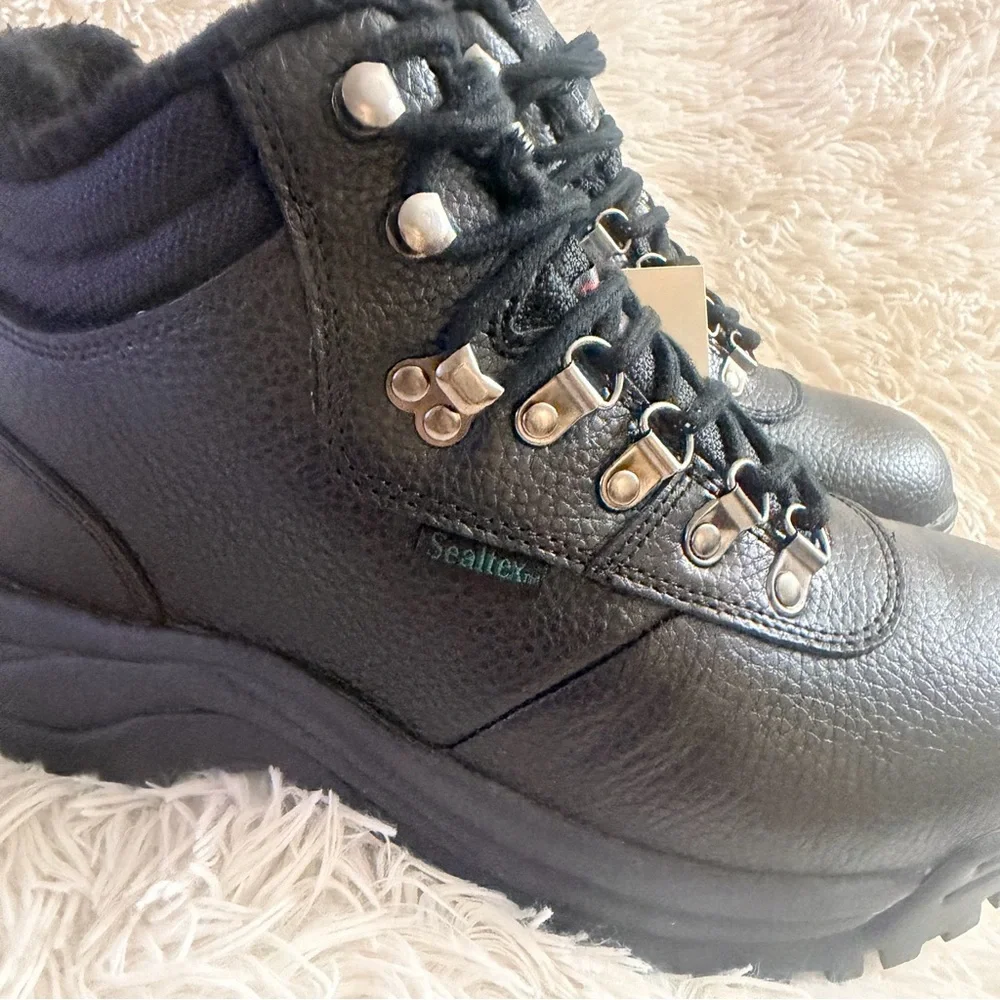 Propet Cliff Walker North Men's Boot With Faux Fur Lining Size 9.5 ex wide NWT